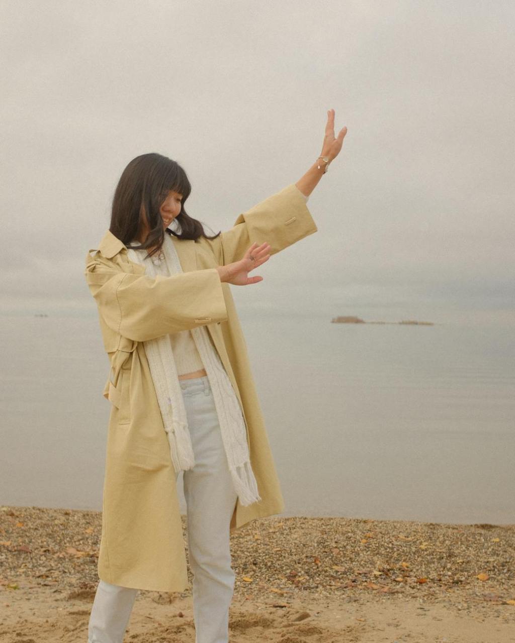 How to Style a Trench Coat for&nbsp;Spring