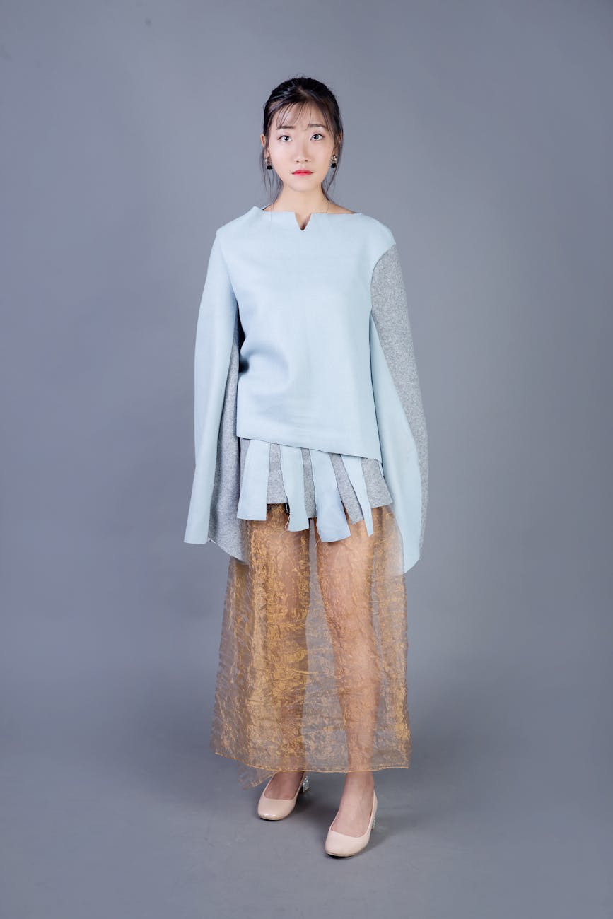 How to Wear Sheer Skirts in 2025: From the Street to the&nbsp;Catwalk